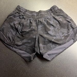 hotty hot mid rise lululemon shorts